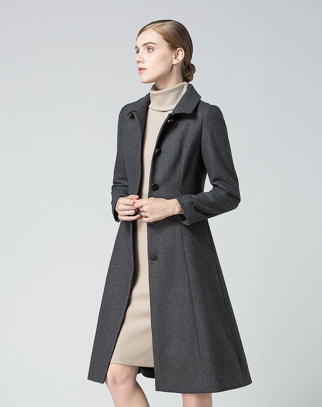 Manteau gris simple boutonnage