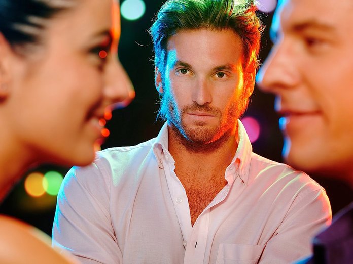 Cinq façons de rendre un gars jaloux