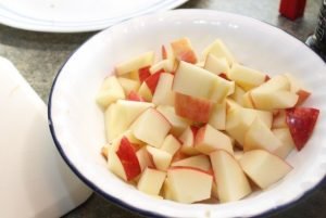 Salată de țelină cu mere și nuci