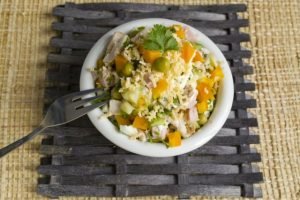 Røkt kyllingbrystsalat med grønnsaker