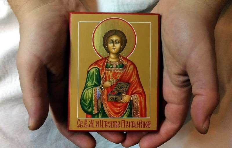 Ikon av St. Panteleimon for bønn