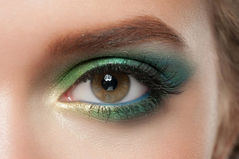 Jasnozielony makijaż dla dziewcząt o zielonych oczach