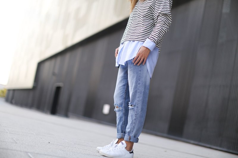 modèle large de jeans femmes