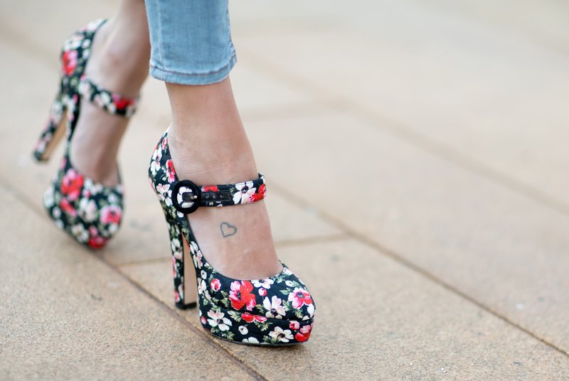 أحذية الزهور