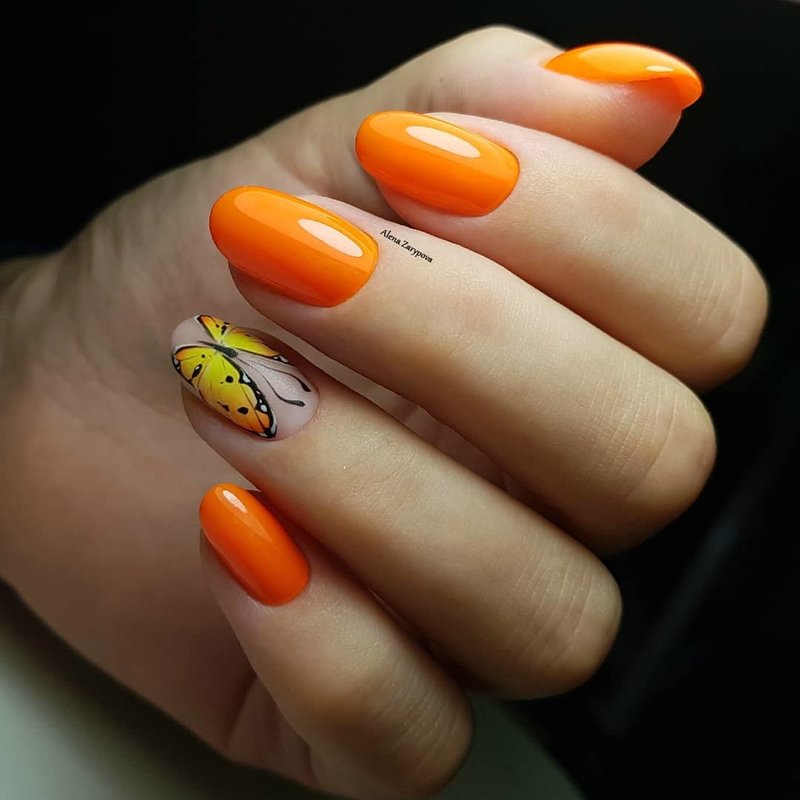 Pomarańczowy manicure na jesień