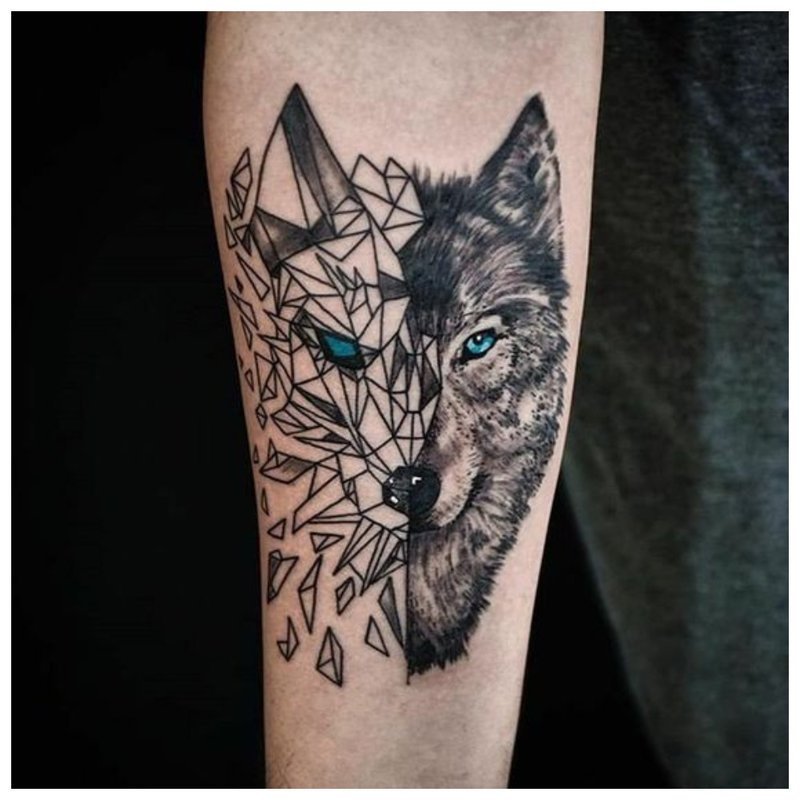 Wolf Tattoo în stil mixt
