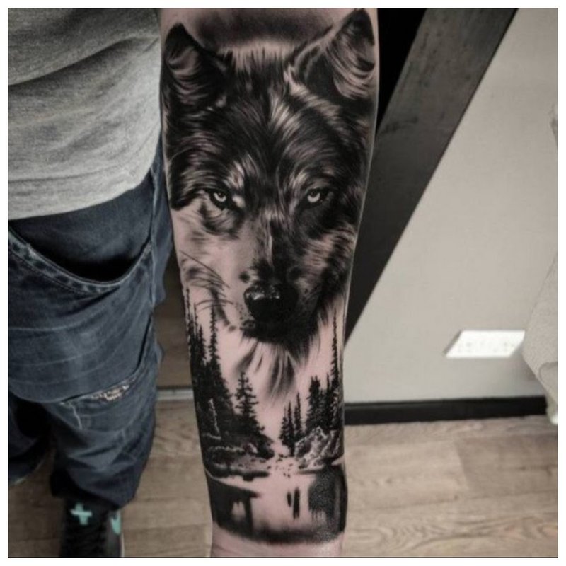 Fața de lup - tatuaj pe braț