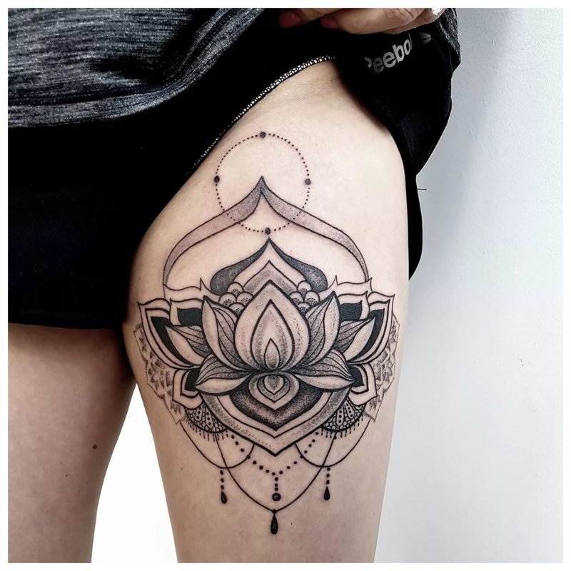 Gėlių tatuiruotė „pasidaryk pats“