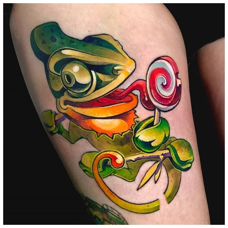 „Chameleon“ naujos mokyklos tatuiruotė