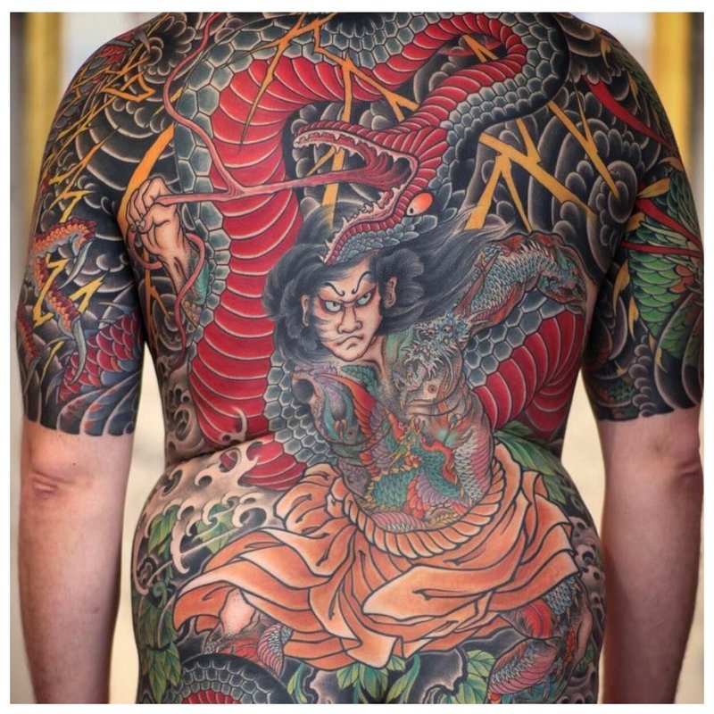 Technique de tatouage de dos oriental