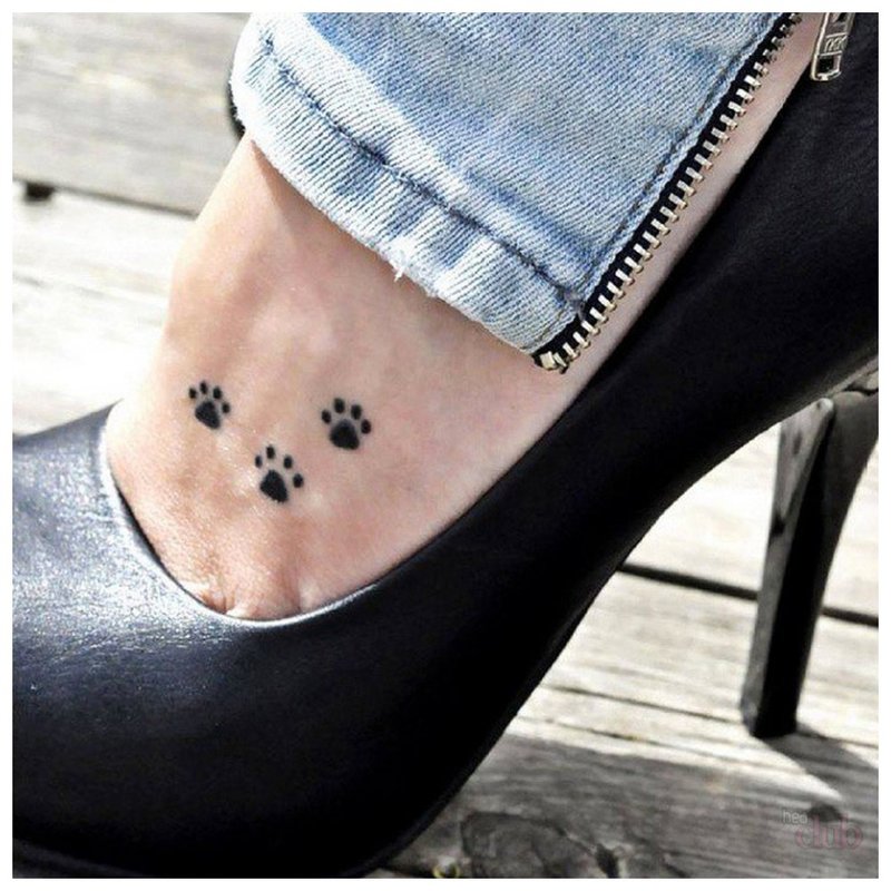 Mini tatouage de pied