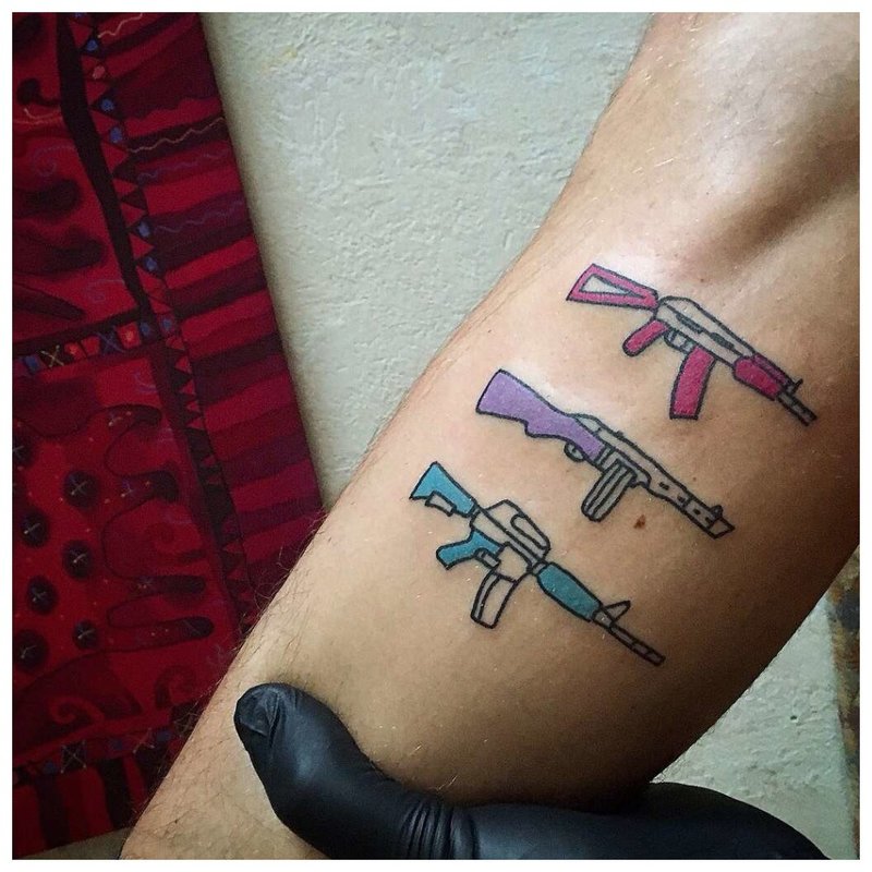 Rankiniai tatuiruotės pistoletai