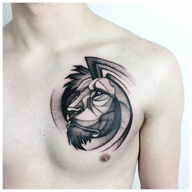 Lion sage - tatouage sur la poitrine d'un homme